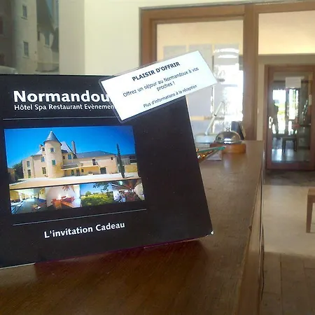Hotel Domaine Du Normandoux, The Originals Relais Tercé